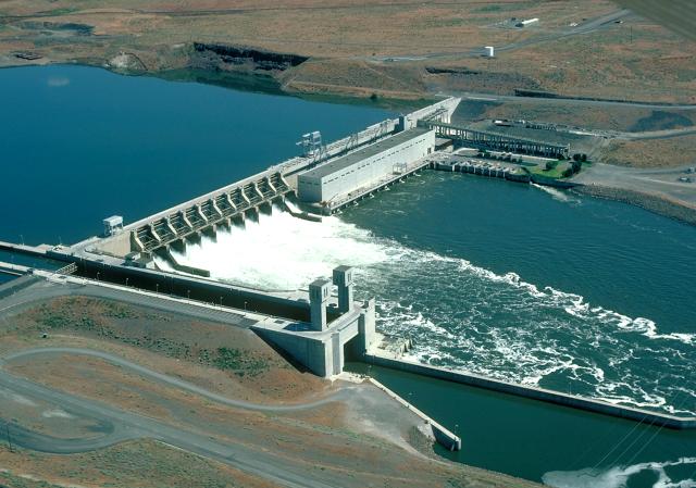ice-harbor-dam-hydro-electric-generator